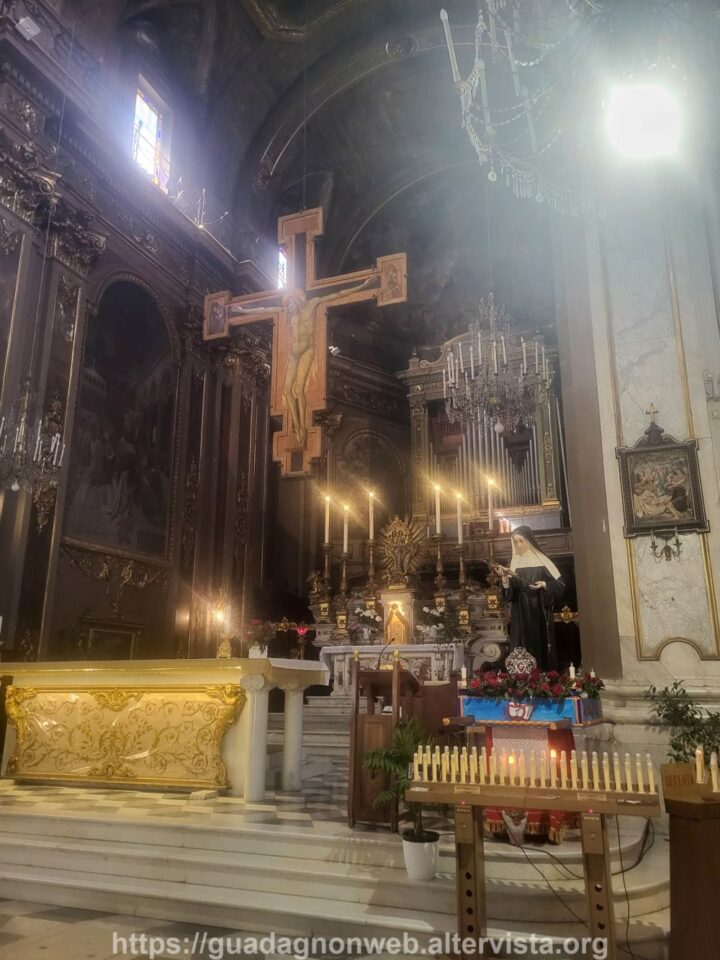 Crocifisso presente nel presbitero di Nostra Signora della Consolazione